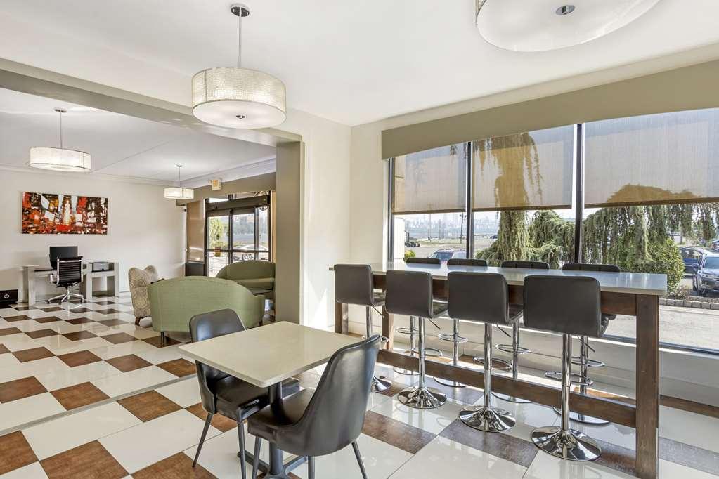 Comfort Inn Edgewater On Hudson River Интерьер фото